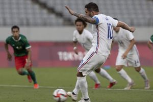 Video: Gignac anotó polémico penalti en el México vs Francia