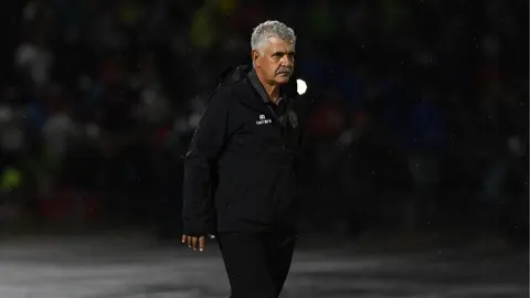 Tuca Ferretti: 'Con 26 puntos nos alejaremos del descenso'