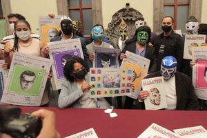 INJUVE presentó álbum de la Lucha Libre, con homenaje incluido
