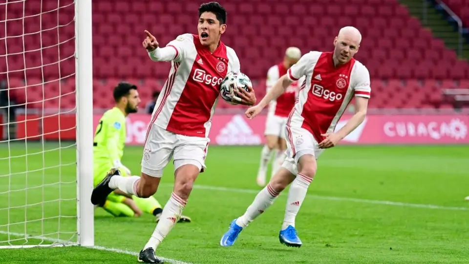 Edson Álvarez: Recibió cánticos por parte de la afición del Ajax
