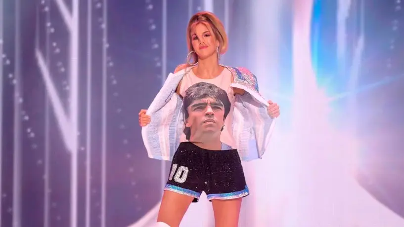 Miss Argentina rindió homenaje a Maradona con su vestimenta