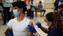 Coronavirus: Pfizer buscará autorización de Cofepris para vacunar a menores entre 12 y 15 años