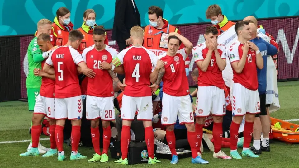 Eriksen: El futbolista danés se desvaneció en juego de la Euro ante Finlandia