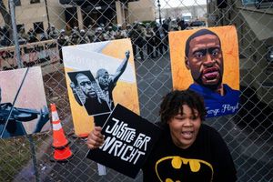 George Floyd: Declaran culpable al policía Derek Chauvin por tres cargos de homicidio