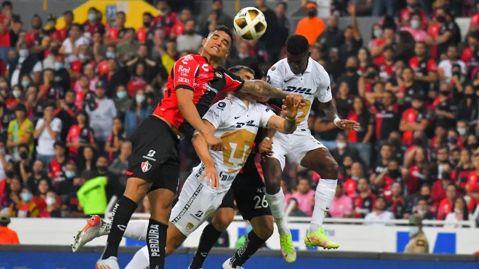 Brizio sobre Dinenno: ' No hay penalti, es una jugada normal'