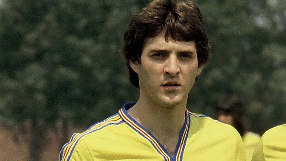 Armando Manzo: De leyenda del América al refugio de su propia carnicería