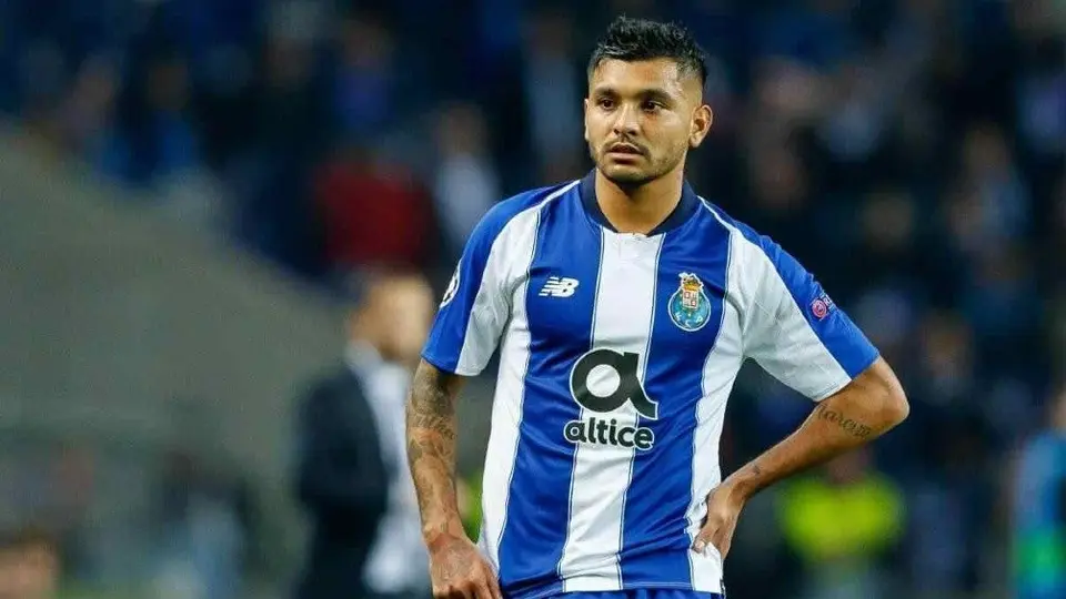 Tecatito Corona: Porto descarta que la lesión del mexicano sea grave