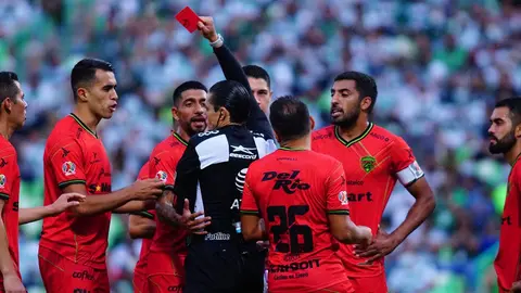 Ferretti tras derrota ante Santos: 'No salgo satisfecho con el arbitraje que tuvimos'