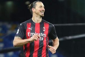 Zlatan: Excompañero del sueco aseguró que lo besó en la boca