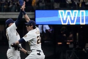 Luis Urías: Sin el mexicano en el diamante, Milwaukee venció a Atlanta