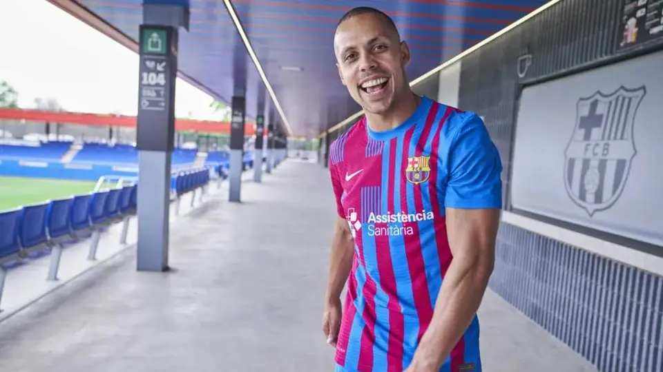 Barcelona: Presentó jersey para la temporada 2021-2022