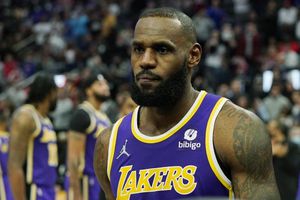 NBA: LeBron James fue suspendido un juego e Isaiah Stewart con dos, tras pelea