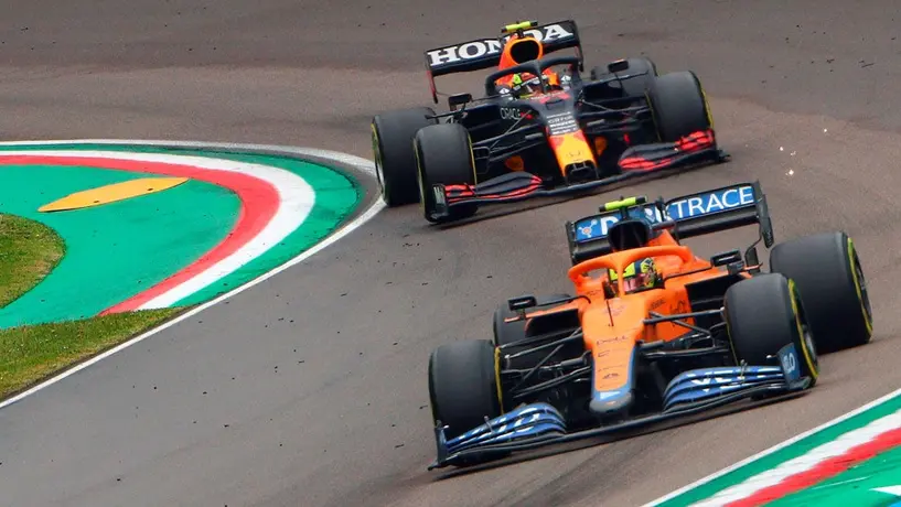 F1: Checo Pérez, penalizado por rebasar con Safety Car en pista