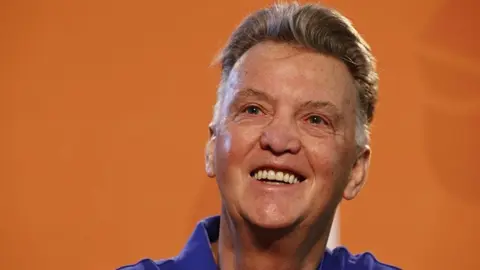 Video: Louis Van Gaal se burló de Frenkie de Jong por seguir el GP de Países Bajos