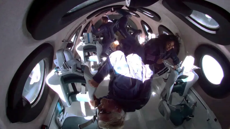 Richard Branson llegó al espacio en la nave Virgin Galactic