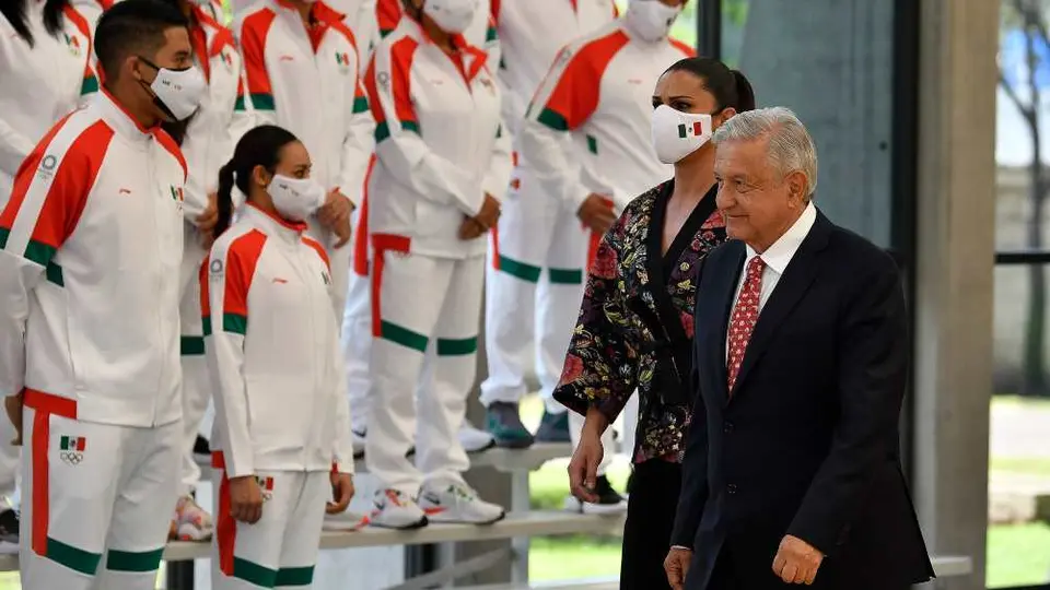 AMLO: Abanderó a delegación mexicana que participará en Juegos Olímpicos de Tokio 2020