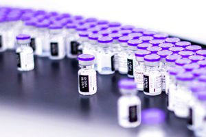 Pfizer solicitará aprobación de tercera dosis de su vacuna contra Covid-19