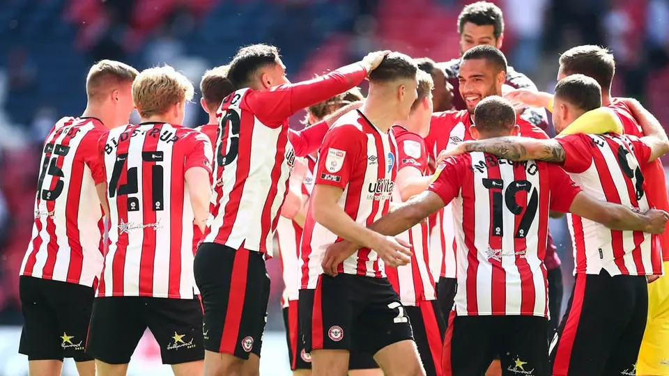 Premier League: Brentford asciende tras 74 años de ausencia y lo hace con exdirectivo de Chivas