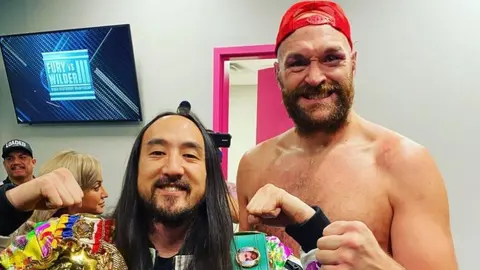 Tyson Fury festejó 'a lo grande' con Steve Aoki su triunfo sobre Wilder