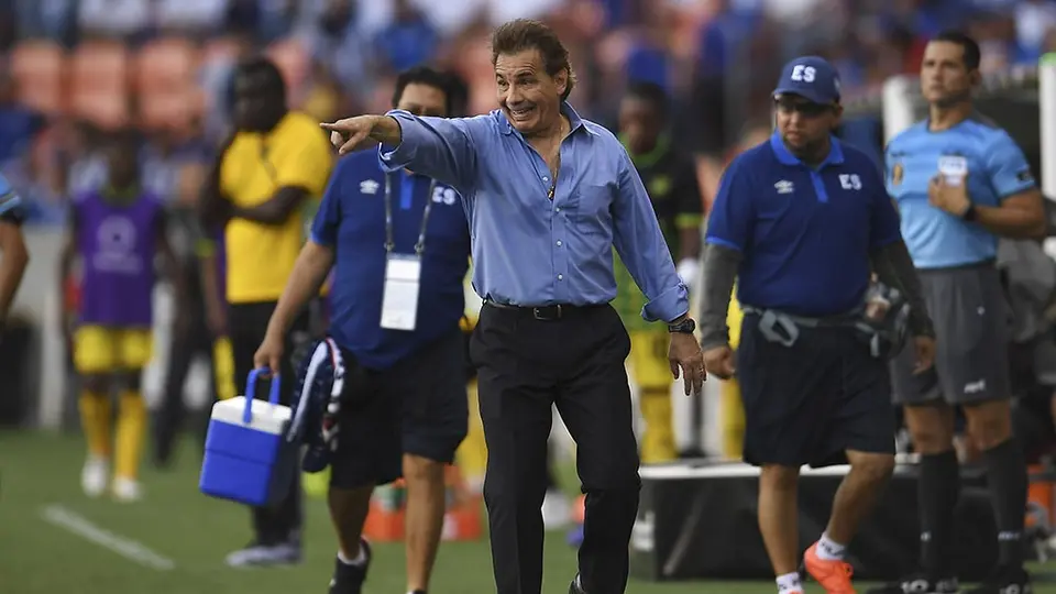 De los Cobos: 'En El Salvador les importa más vencer al Tri que el Mundial'