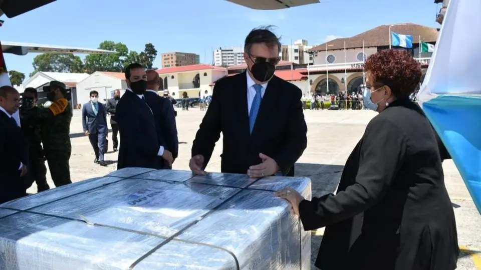 México dona 400 mil vacunas de AstraZeneca a países de Centroamérica