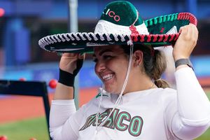 Federación de Softbol: 'Jugar con mexicoamericanas, la única forma de llegar a la cima'