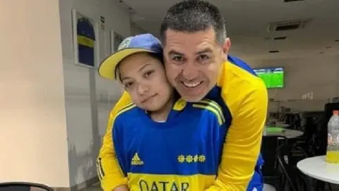Riquelme tuvo un increíble gesto con niño de 13 años con fibrosis