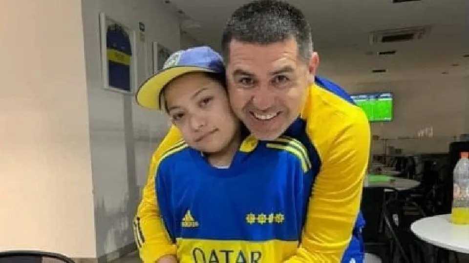 Riquelme tuvo un increíble gesto con niño de 13 años con fibrosis