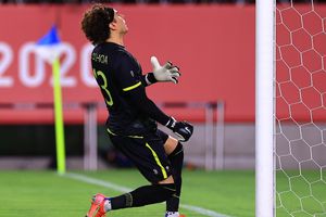 Memo Ochoa: Blanco de burlas de brasileños tras victoria sobre México en Tokio 2020