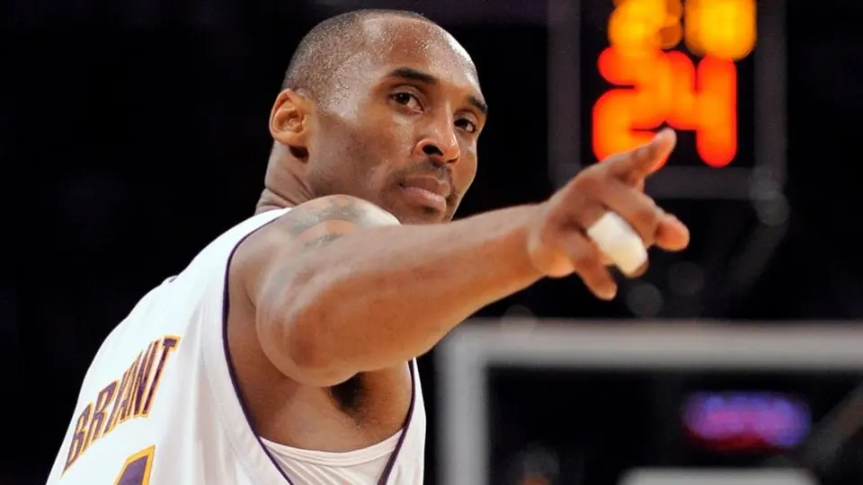 Kobe Bryant, por ser inmortalizado en el Salón de la Fama del Baloncesto Naismith Memorial
