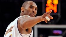 Kobe Bryant, por ser inmortalizado en el Salón de la Fama del Baloncesto Naismith Memorial