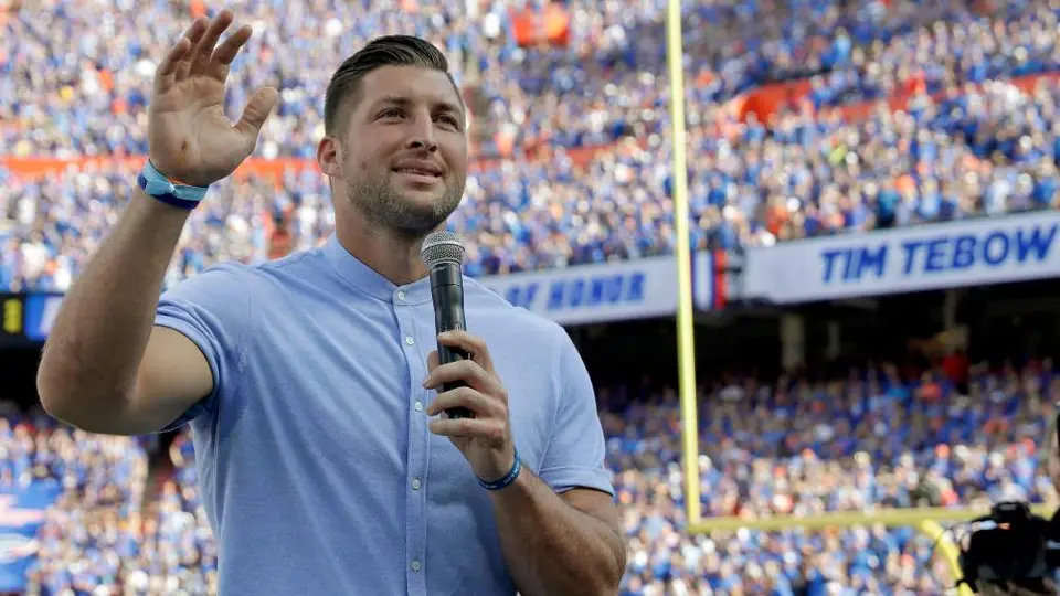 Tim Tebow regresará a la NFL con los Jaguars para jugar de ala cerrada