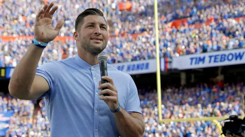 Tim Tebow regresará a la NFL con los Jaguars para jugar de ala cerrada