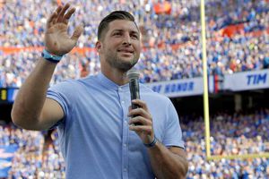 Tim Tebow regresará a la NFL con los Jaguars para jugar de ala cerrada