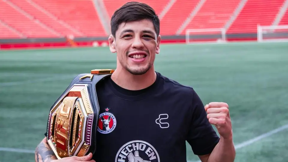 Xolos: Presumió visita de Brandon Moreno, Campeón de la UFC