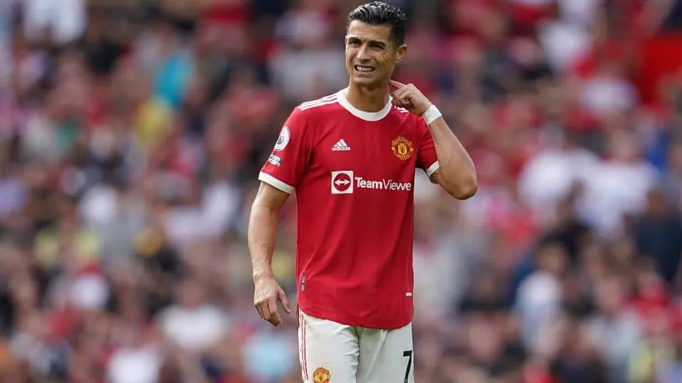 Manchester United fue su propio 'villano' y dejó escapar el empate sobre la hora ante Aston Villa