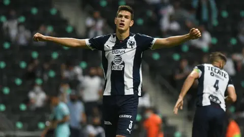 César Montes: 'Todos quisiéramos ir a jugar a Europa, pero no depende de mí'