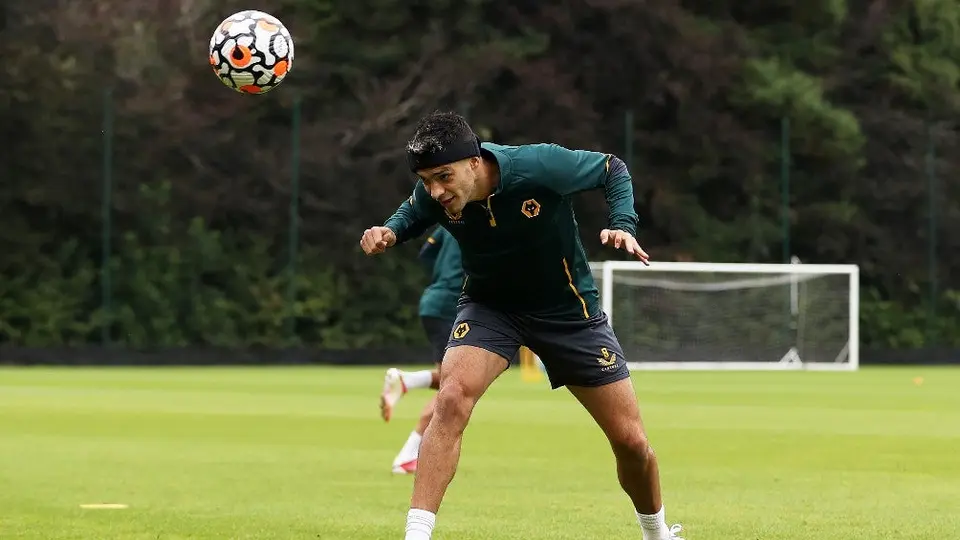 Raúl Jiménez: DT del Wolves  no está preocupado por la falta de gol del atacante