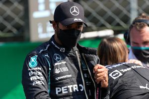 Hamilton tras choque en el GP de Italia: 'Verstappen sabía lo que iba a pasar'