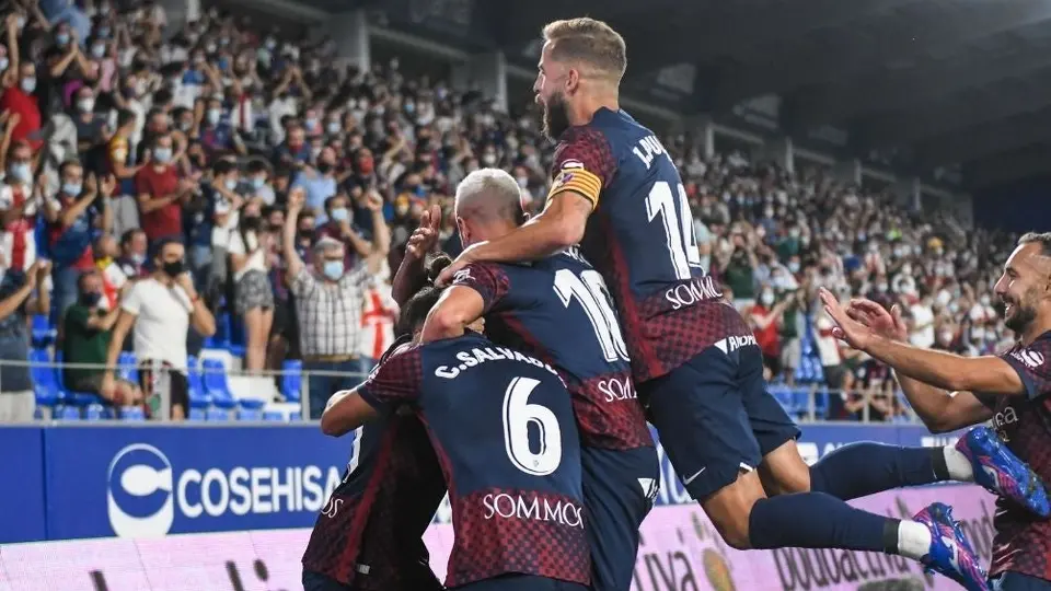 Nacho Ambriz: Huesca venció al Cartagena y es líder de la Segunda española