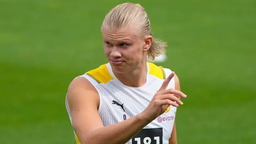 Erling Haaland dio autógrafo a un niño en pleno partido contra Athletic