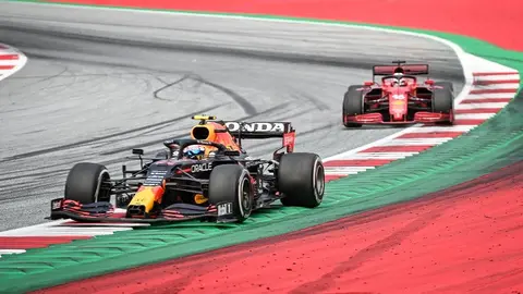 Checo Pérez tras par de choques con Leclerc: 'Lo siento, no es la forma en la que corro'