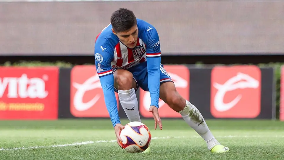 Chivas: Ronaldo Cisneros regresó a la actividad tras problema cardíaco