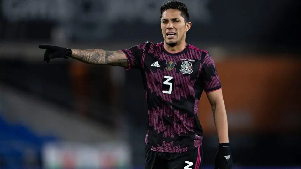 Selección Mexicana: Carlos Salcedo, en el XI histórico de la Concacaf según IFFHS
