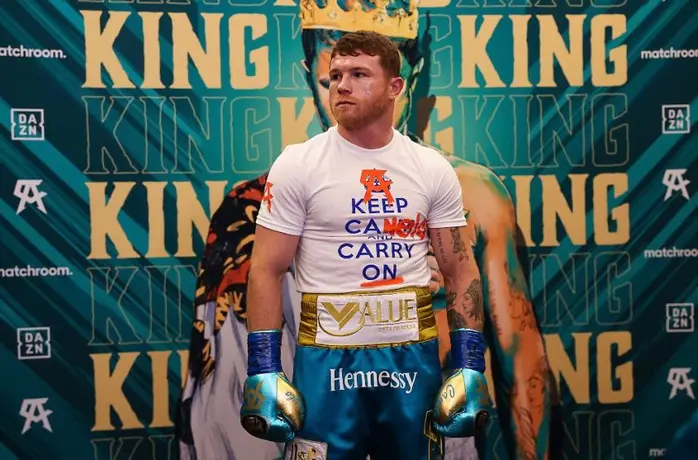 Canelo Álvarez responde a provocaciones de Mayweather con sutil retuit