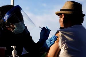 Covid-19: Autoridades de EEUU detectaron problemas cardíacos en jóvenes tras vacunación
