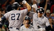 Yankees barre serie en Fenway Park al aprovechar errores de Red Sox