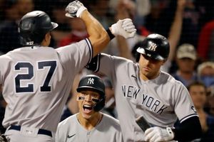 Yankees barre serie en Fenway Park al aprovechar errores de Red Sox