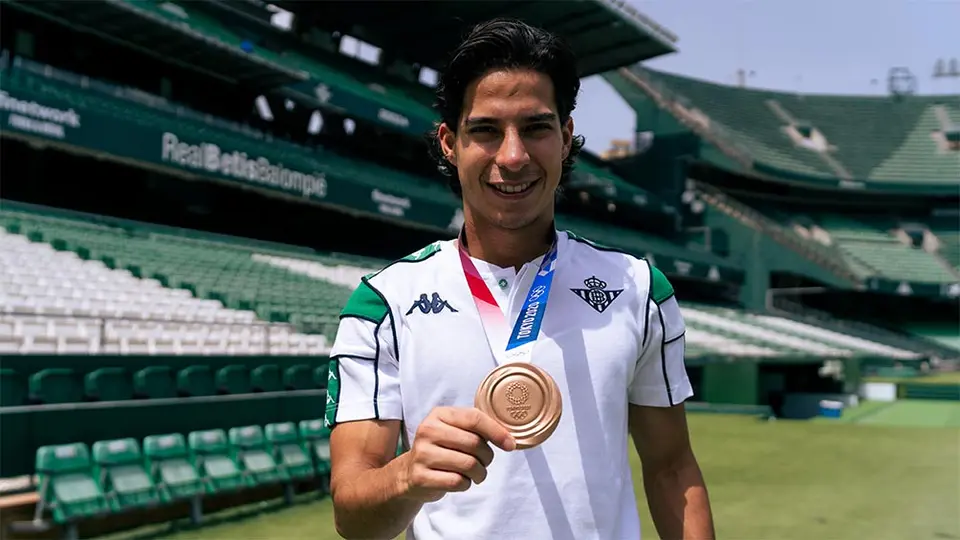 Diego Lainez: Pellegrini espera que el mexicano esté al 100% la próxima semana