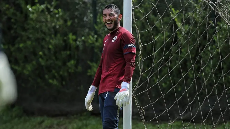 Jesús Corona tras su renovación con Cruz Azul: 'Agradecido y orgulloso de seguir'